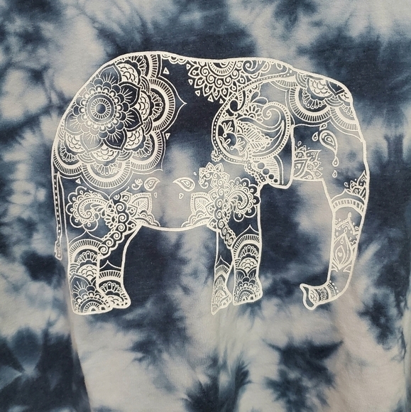 𝅺FIFTH Sun Boho Elephant Tie Dye Crop - Picture 3 of 10